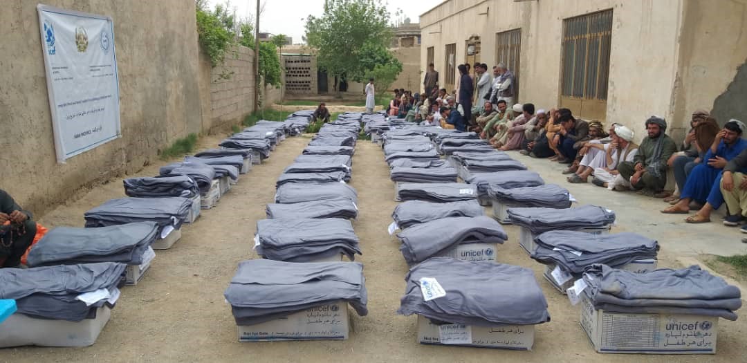 ریاست امور مهاجرین ولایت فراه 244 فامیل بیجا شده را مساعدت نمود 