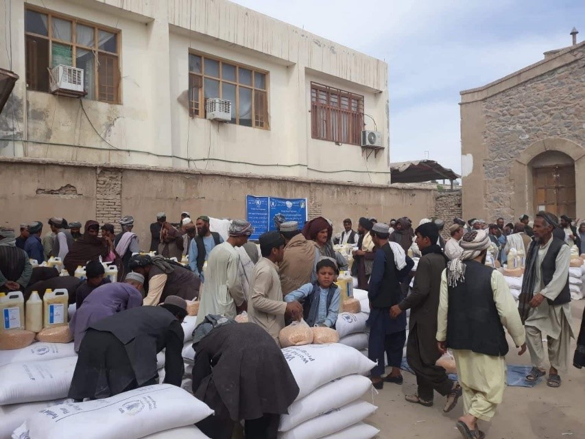 ریاست امور مهاجرین ولایت کندهار 348 فامیل بیجا شده را کمک نمود 