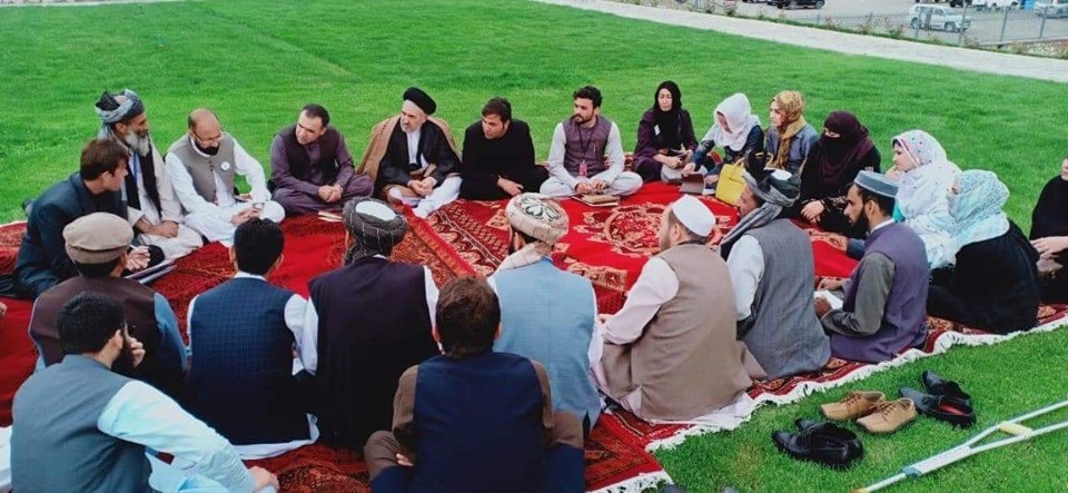   د کډوالو او راستنېدونکو چارو  وزير د سولې مشورتي لويې جرګې له غړو سره وليدل