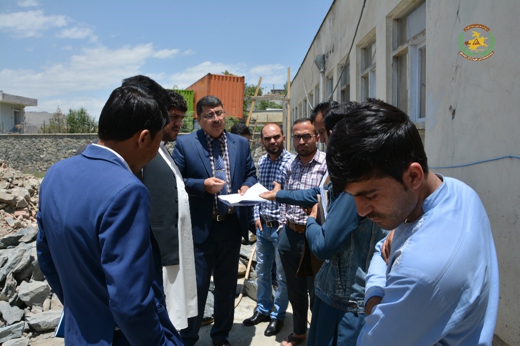 معین مالی  و اداری