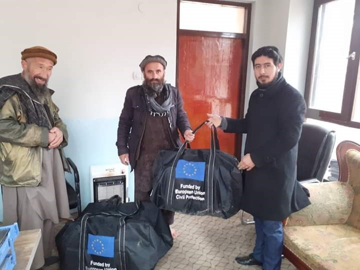 به تعداد ۱۳۹ خانواده در بغلان بسته صحی دریافت نمودند