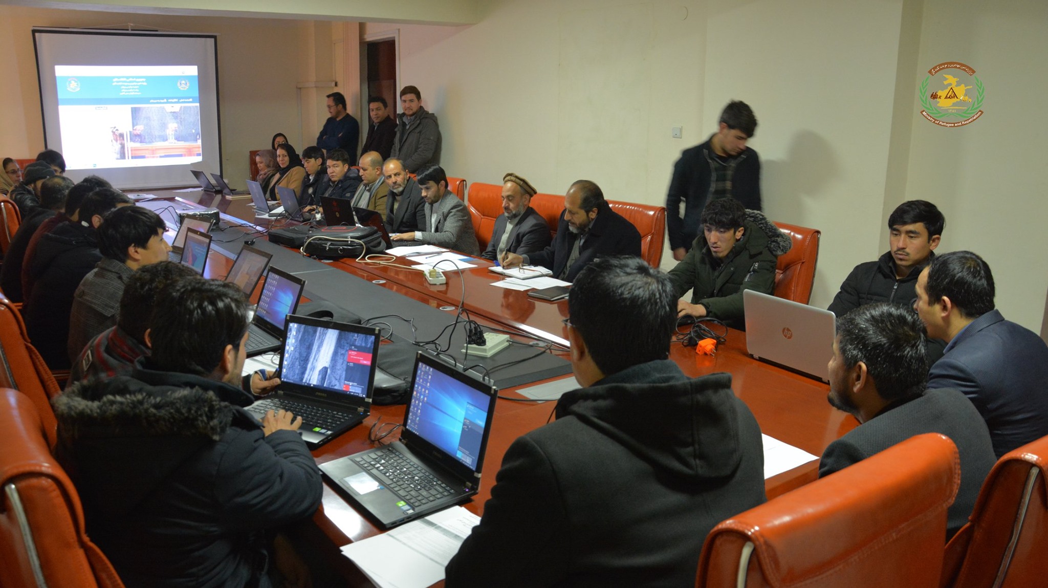 کارگاه آموزشی گزارش نویسی آنلاین در وزارت امور مهاجرین و عودت کنندگان برگزار شد