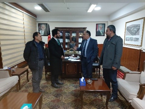 مشکلات بیجاشدگان  داخلی و عودت کنندگان با والی کابل شریک ساخته شد