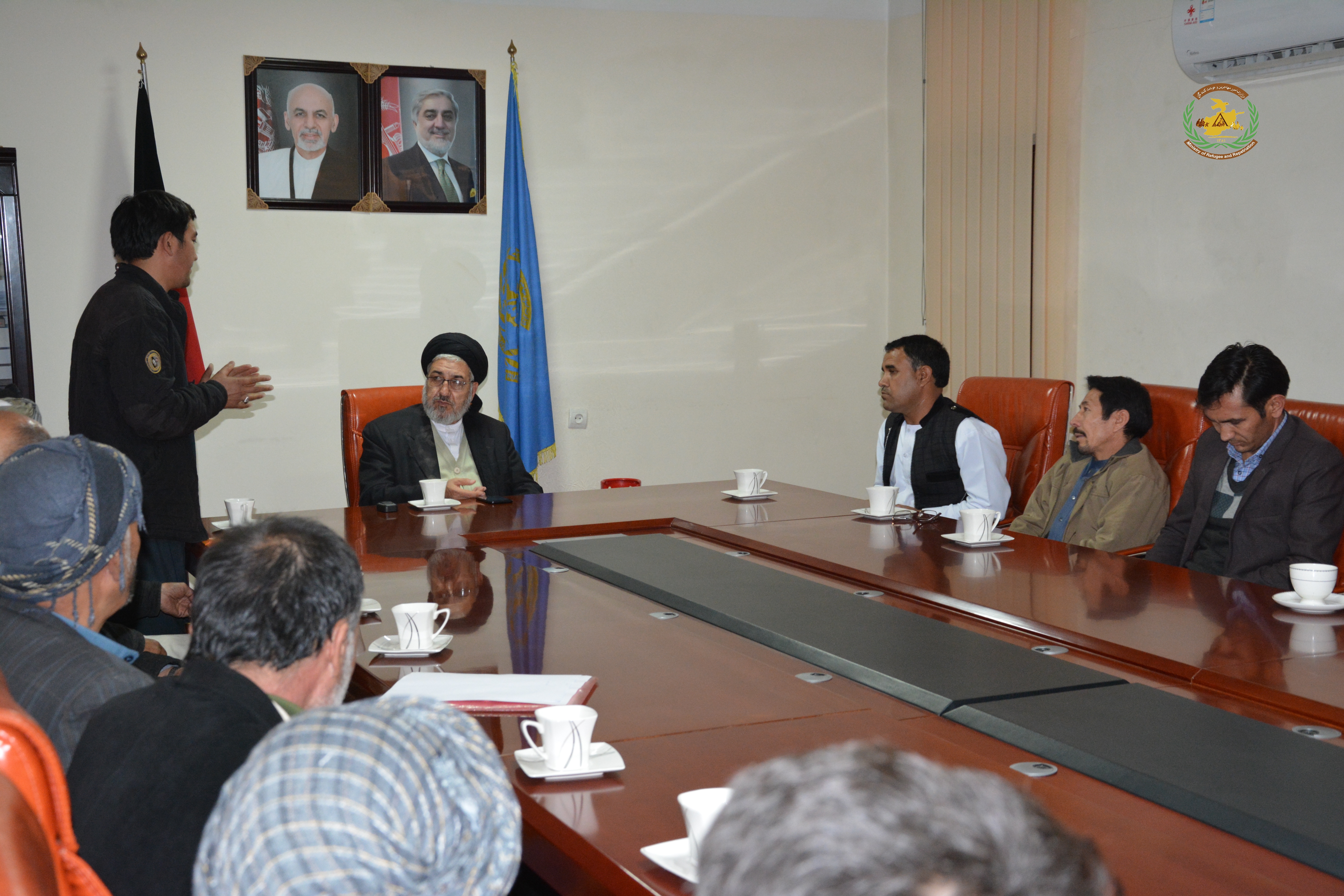 جمعی از برگشت کنندگان و بیجاشده های ساکن در شهر کابل مشکلات شان را با وزیر امور مهاجرین در میان گذاشت