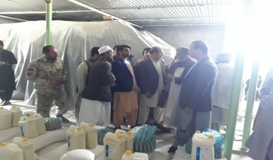 بیش از 1000خانواده بیجاشده در فراه مواد غذایی دریافت نمودند
