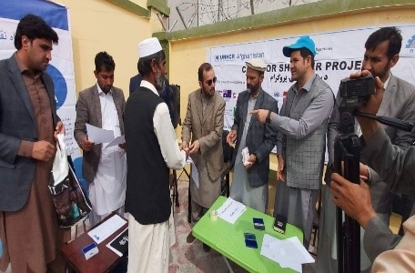 31 خانواده عودت کننده و بیجاشده در لغمان پول نقد بدست آوردند