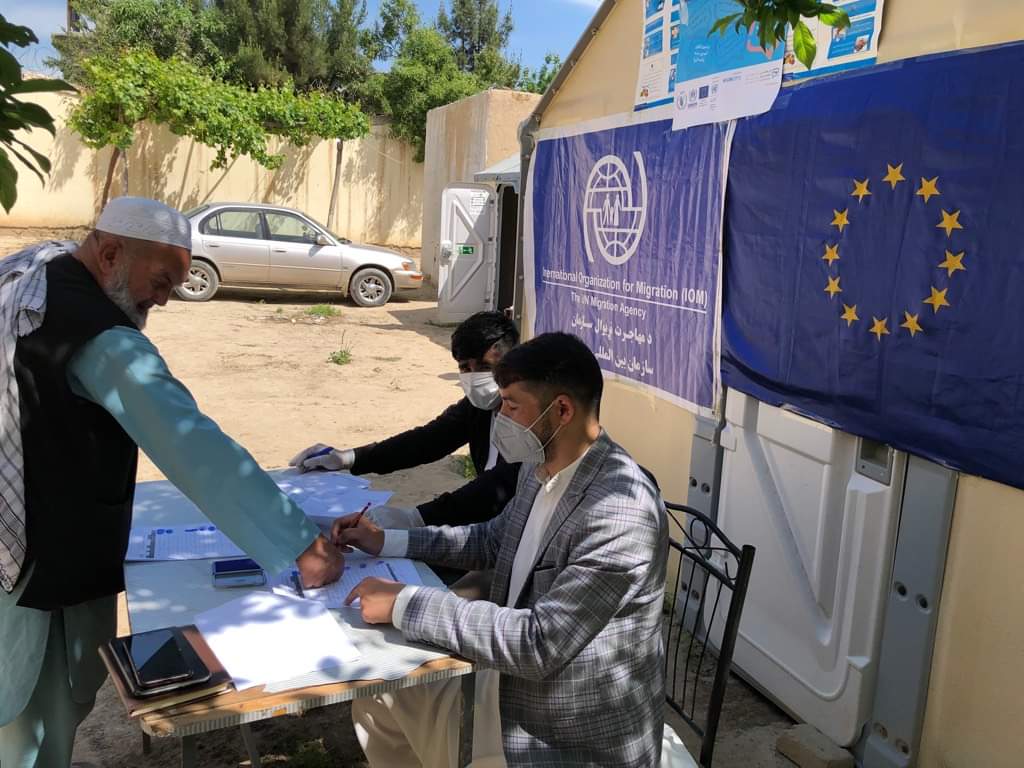 ده ها فامیل عودت کننده درولایت کندزمساعدت شد