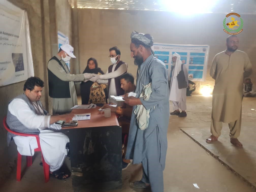 برای 62 خانواده در فراه کمک نقدی توزیع  شد