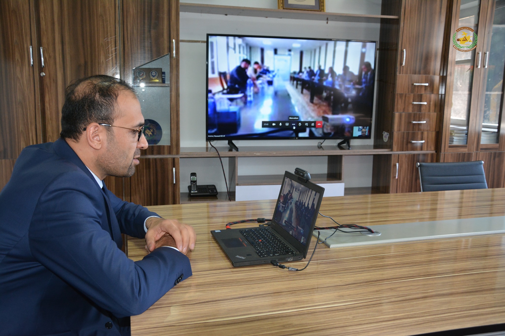 _______________________________