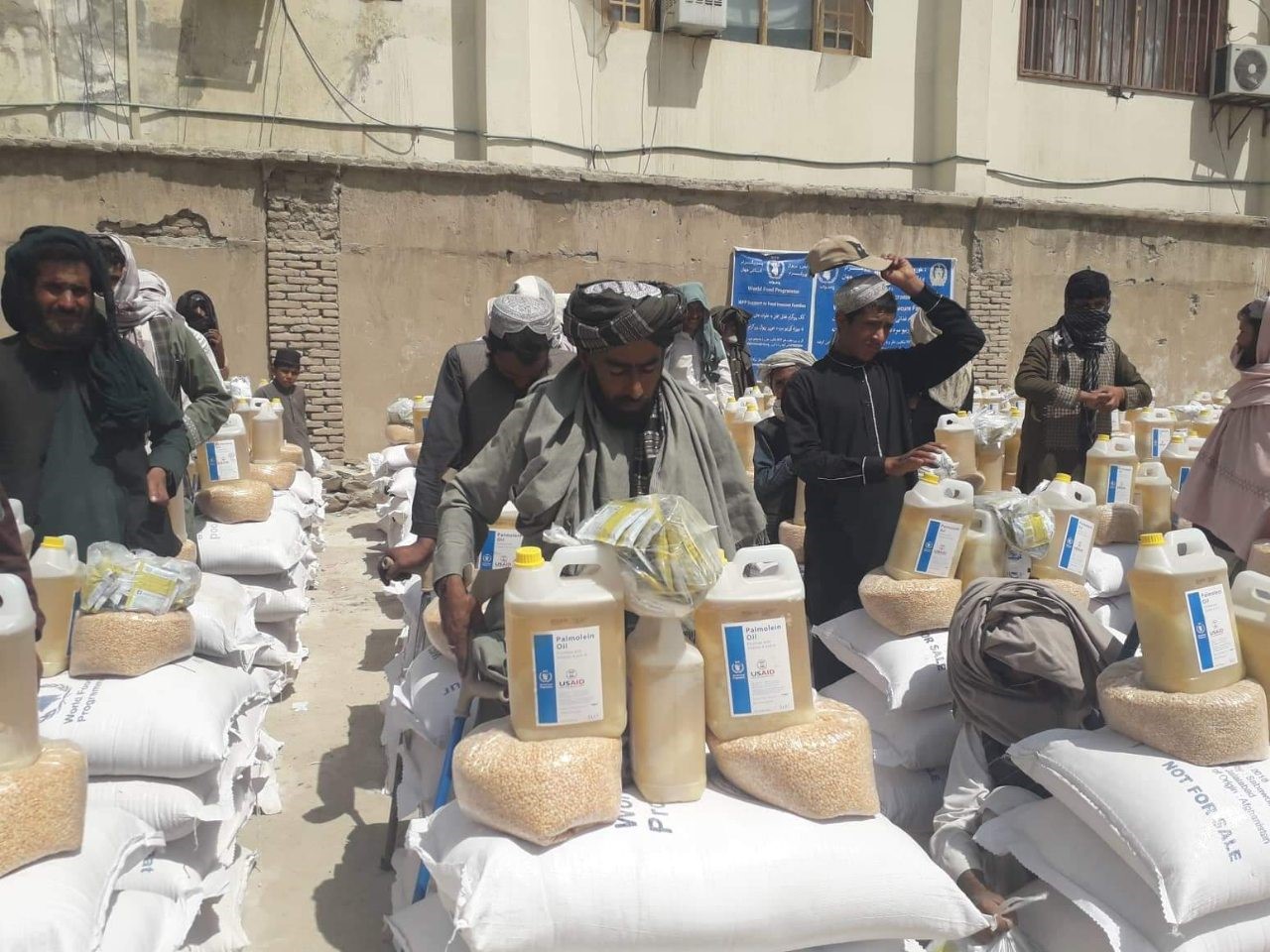 توزیع کمک برای ۶۹ فامیل بی جاشده در ولایت کندهار